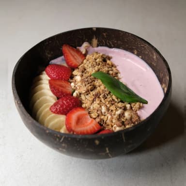 Taze Meyveli Granola Bowl